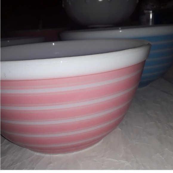 VINTAGE PYREX RAINBOW-STIPE Mixing Bowl Set - Picture 9 of 9